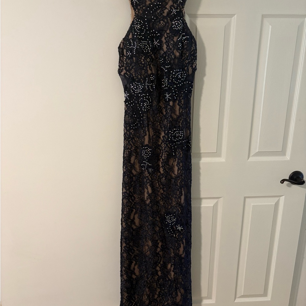 Elegant Navy Blue Lace Evening Gown